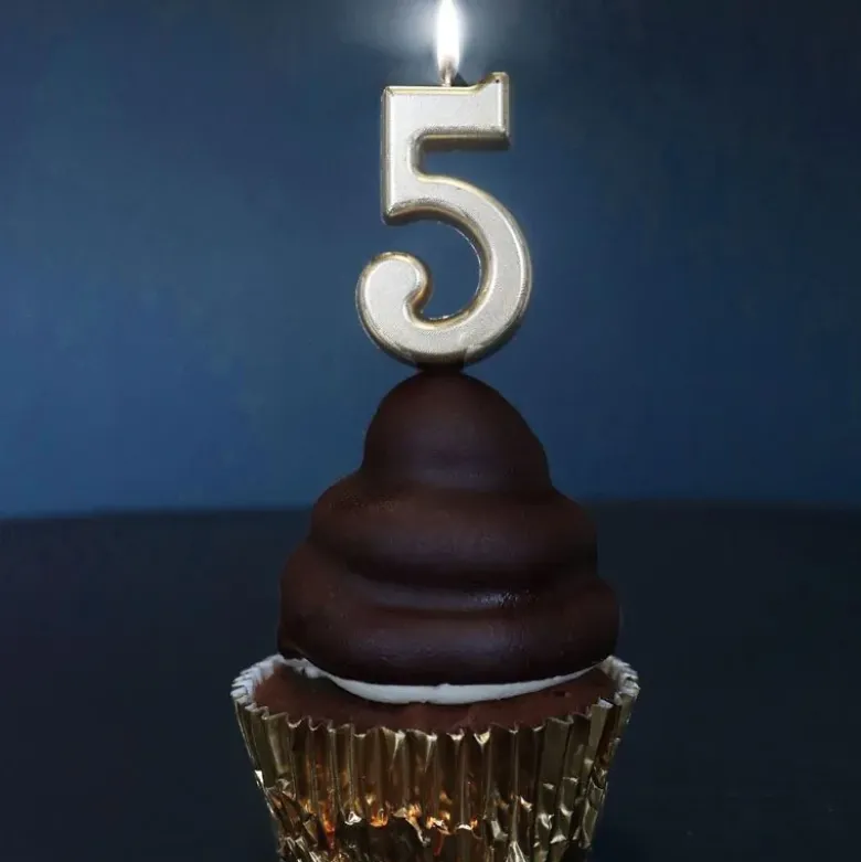 Bougie anniversaire dorée chiffre 5