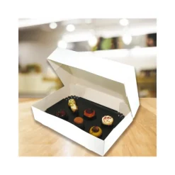 Coffret traiteur : boîte pâtissière blanche et plateau - Hauteur 6 cm
