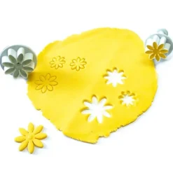 Lot de 4 découpoirs éjecteurs Marguerites