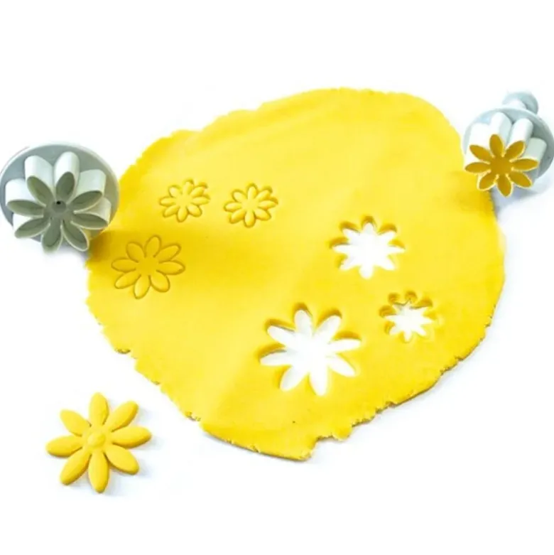 Lot de 4 découpoirs éjecteurs Marguerites