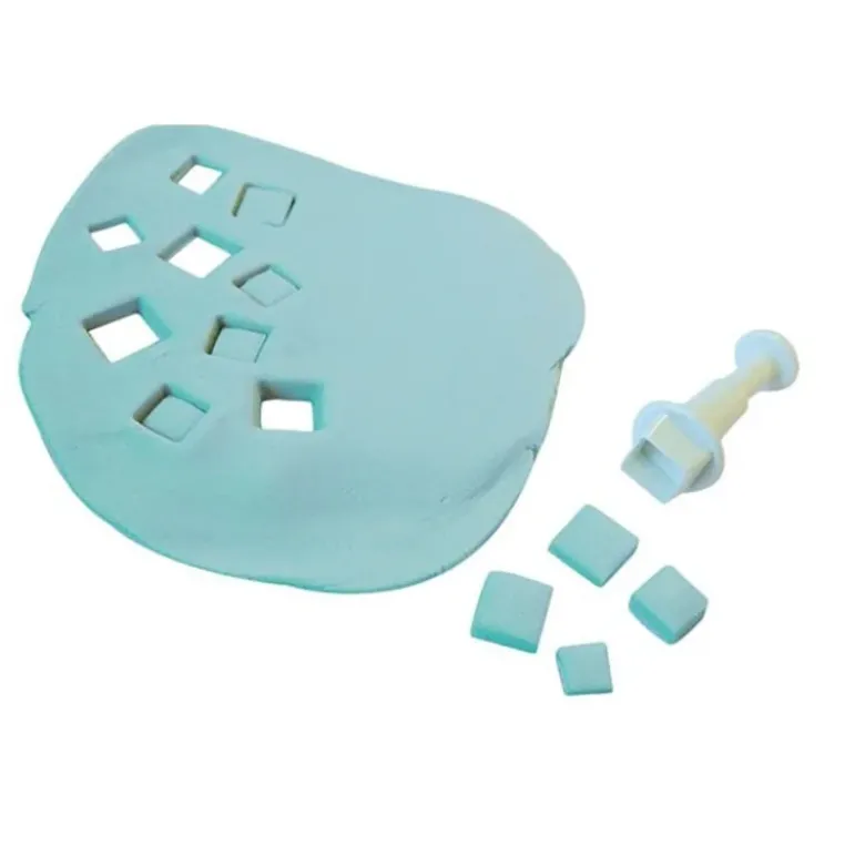 Lot de 3 découpoirs éjecteurs mini-carrés