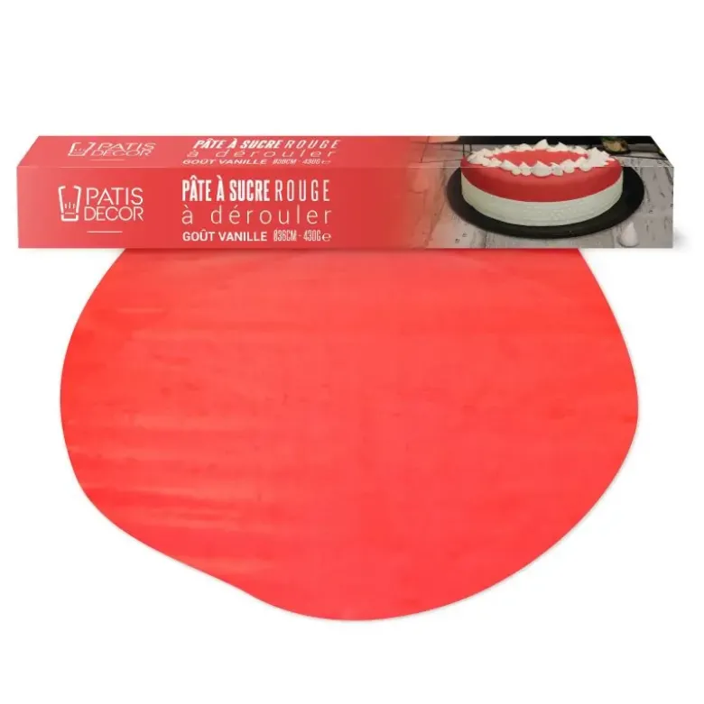 Pâte à sucre rouge étalée