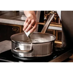 Tradition inox sauteuse 32 cm avec anse face à la queue